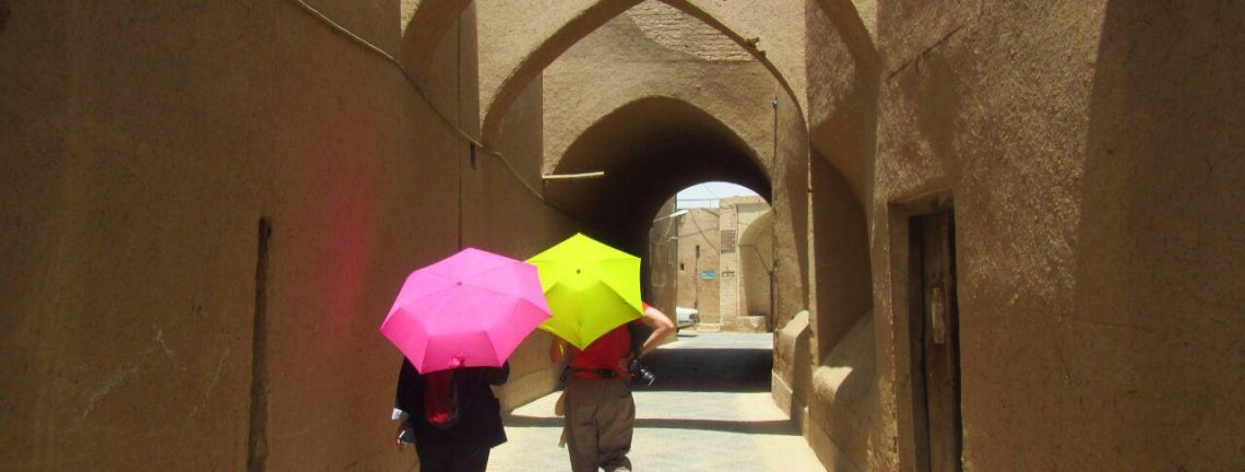 Touristes sur des ruelles en Iran