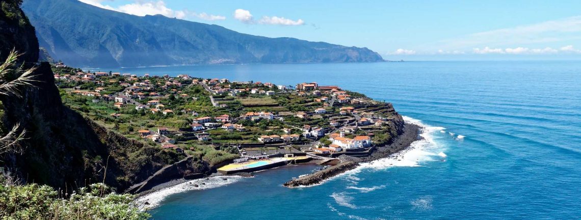 Vue sur la côte à Madère