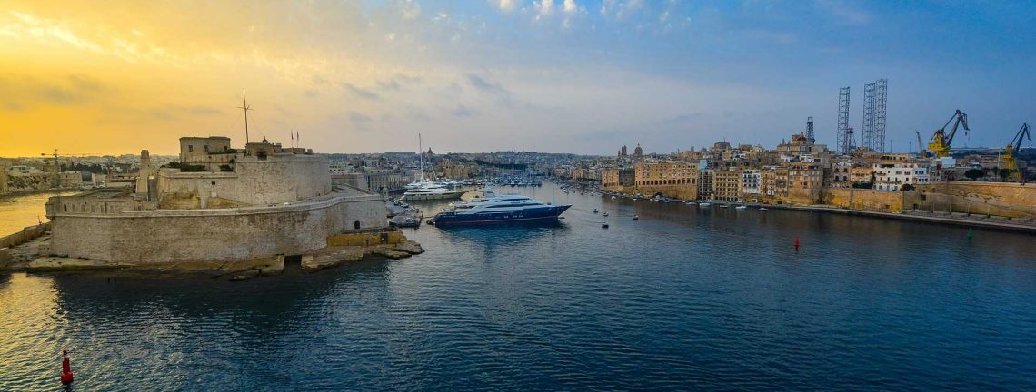 Port à Malte, au coucher du soleil