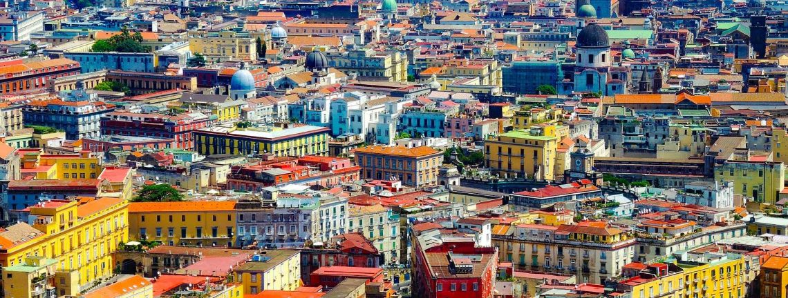 Vue sur la ville de Naples en Italile