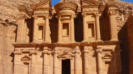Vue sur Petra en Jordanie patrimoine culturel UNESCO