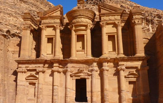 Vue sur Petra en Jordanie patrimoine culturel UNESCO