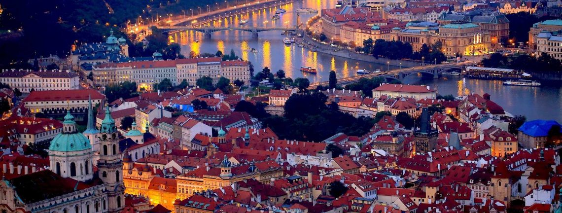Vue sur Prague la nuit République Tchèque