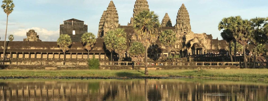Temple de Siem Reap, Cambodge, avec réflection en eau