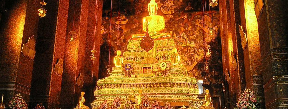 Temple bouddhiste, intérieur, en Thailande
