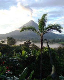 Vue panoramique de volcan à Costa Rica